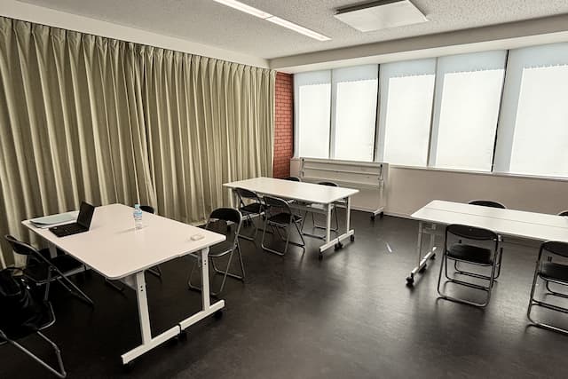 会場